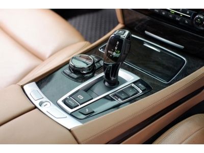 BMW Series 7 3.0 diesel V6 twin turbo Auto ปี 2015 จด 2018 รูปที่ 10